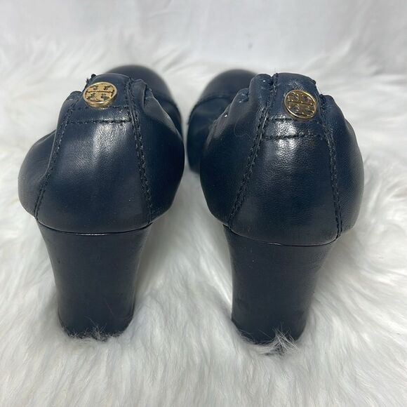 Tory Burch Abbey Navy Calf Leather Cap Toe Heels Sz 7.5 - Picture 3 of 7